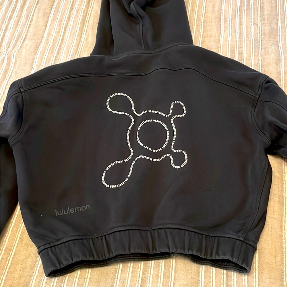 Cropped Lululemon OrangeTheory 🍊 hoodie